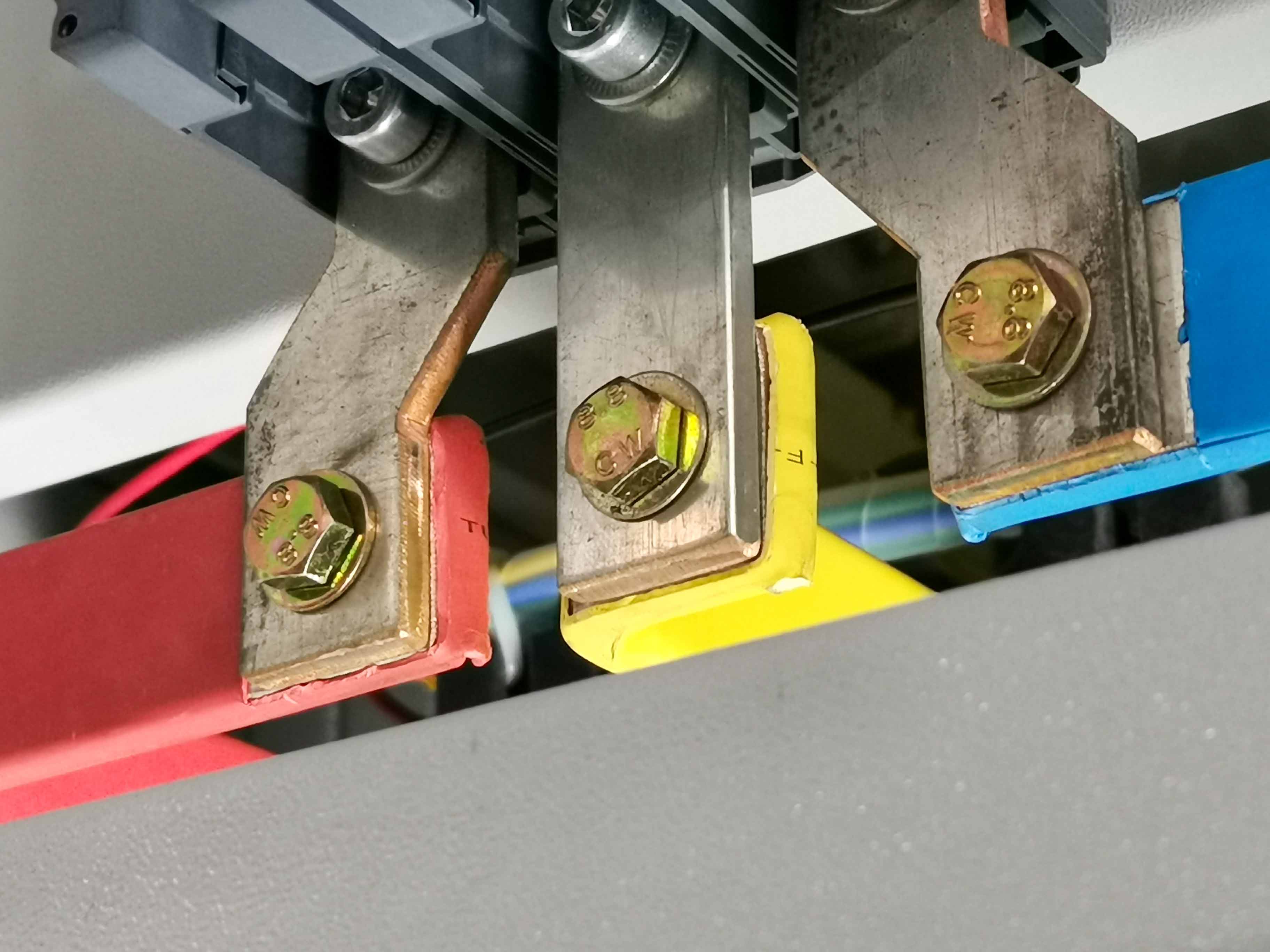 copper busbar copper-busbar-connection-in-electrical-case